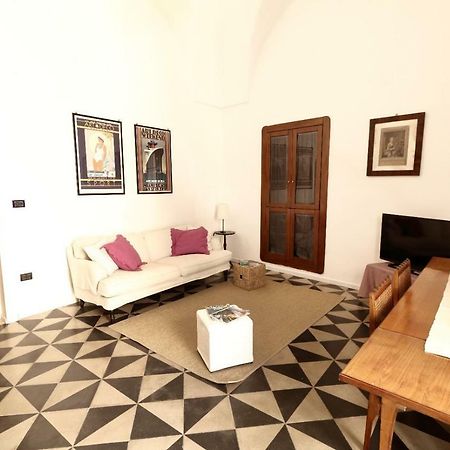 Slow Lecce - Old Town Apartment Sit Kültér fotó