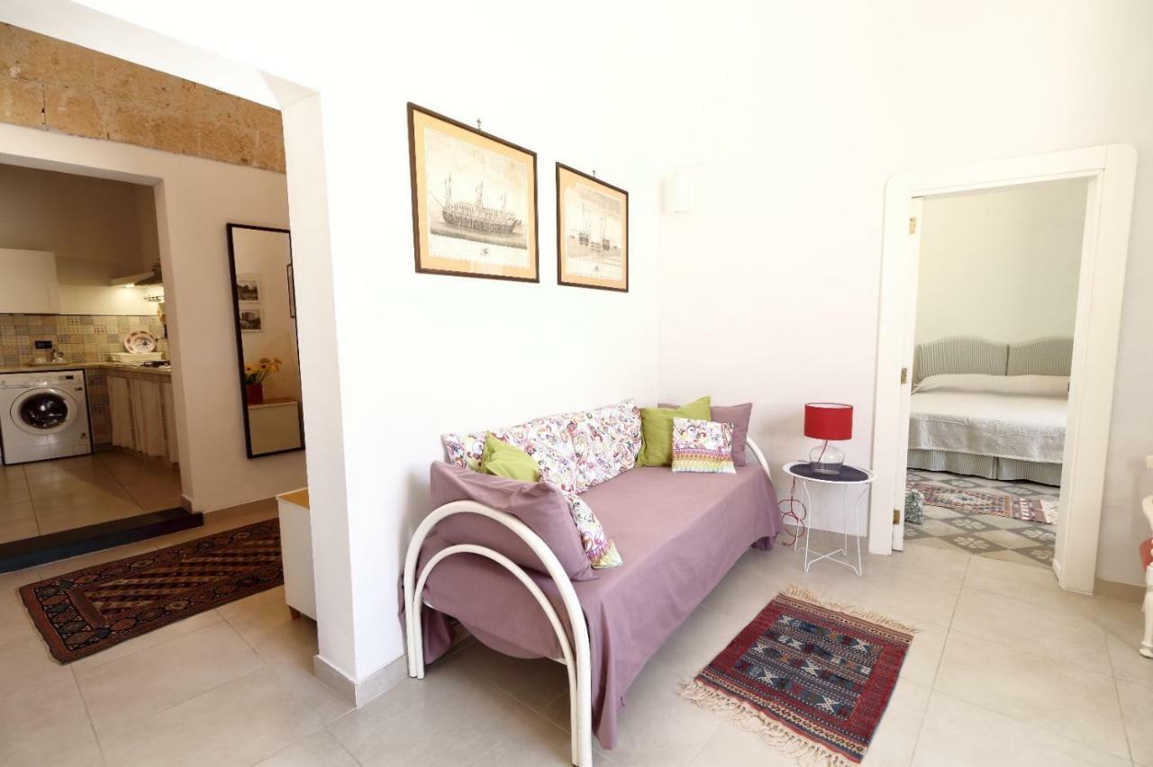 Slow Lecce - Old Town Apartment Sit Kültér fotó